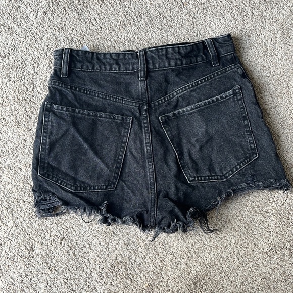 Zara High Waisted Shorts 0 - Picture 3 of 6